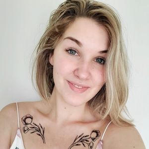 Meet your Posher, Christina